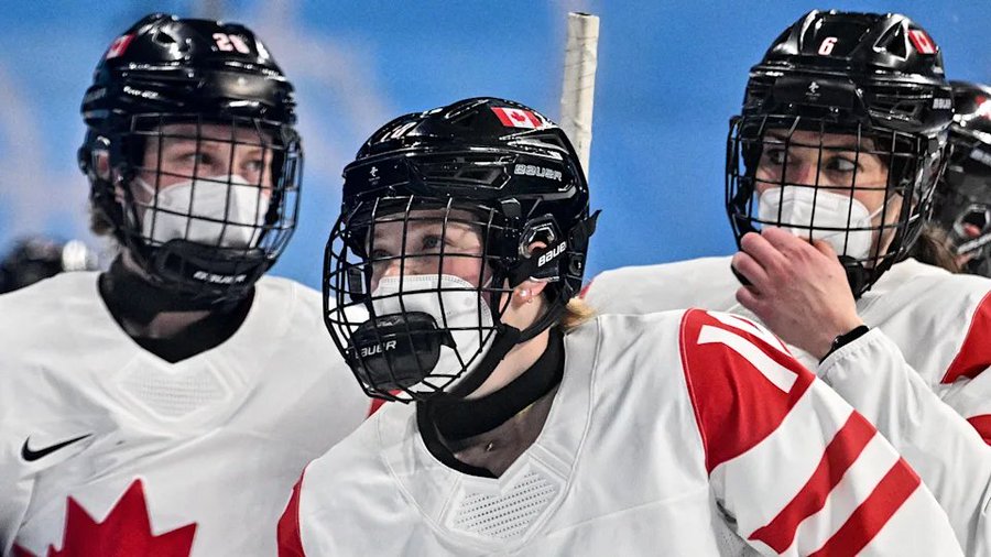 Team Canada’s Olympic Women’s Hockey Team Played In KN95 Masks & Still Beat Russia