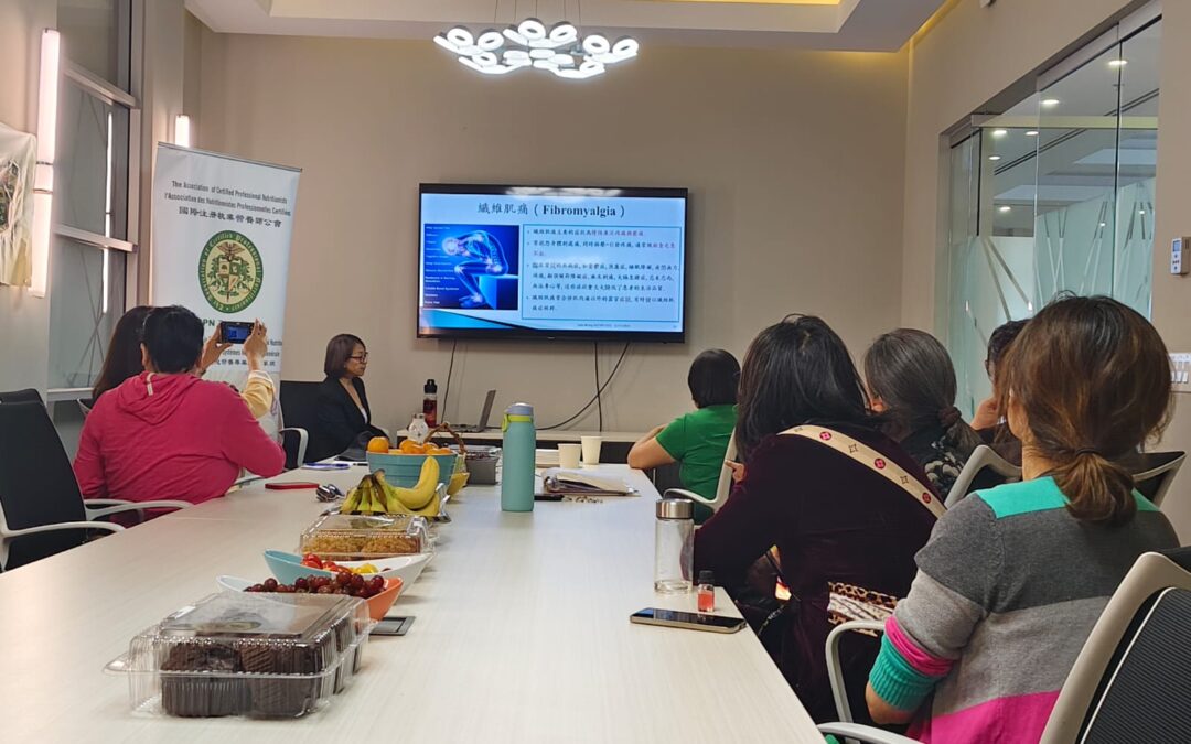 大把大把地吃保健品会给身体带来巨大的健康风险